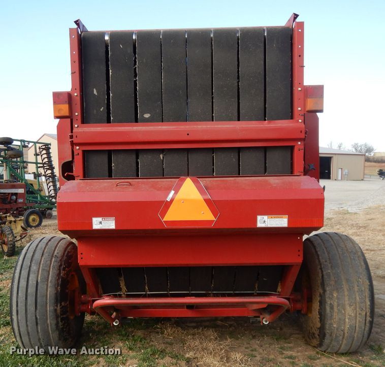 image for item DE2570 2013 New Holland BR7090  Specialty Crop round baler