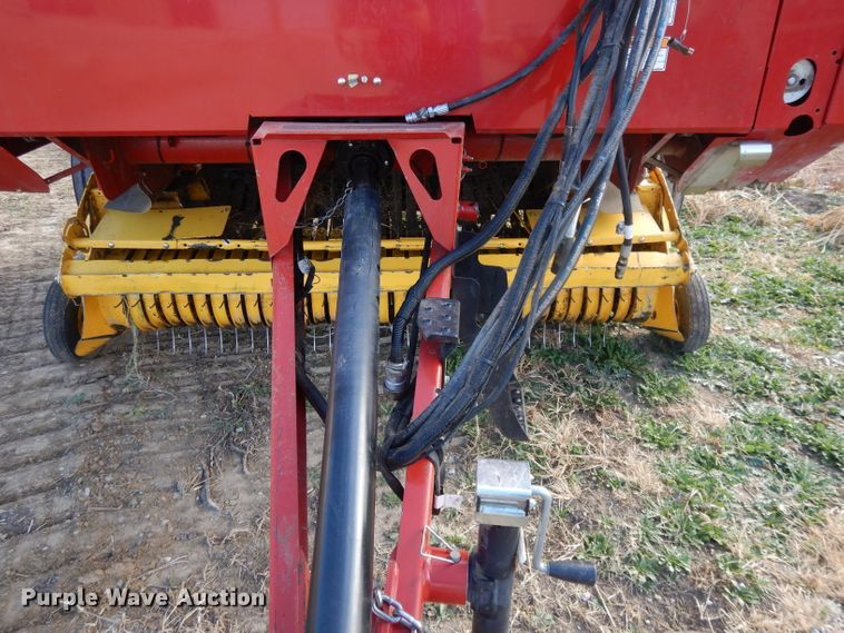 image for item DE2570 2013 New Holland BR7090  Specialty Crop round baler