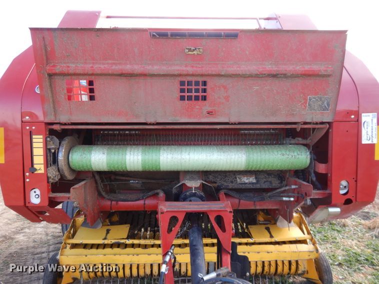 image for item DE2570 2013 New Holland BR7090  Specialty Crop round baler