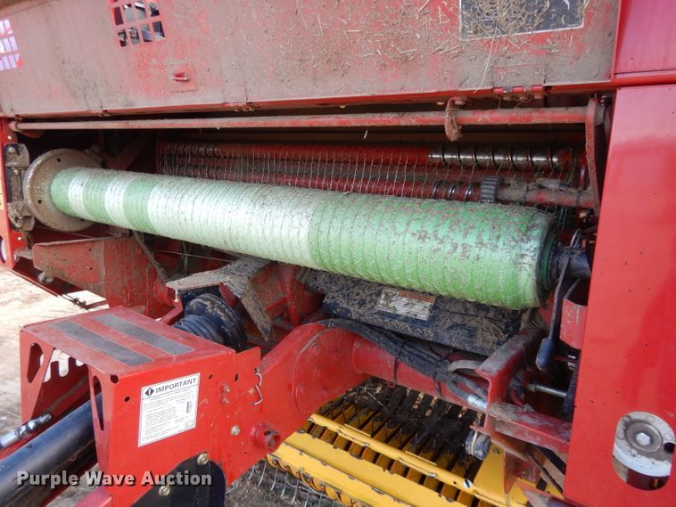 image for item DE2570 2013 New Holland BR7090  Specialty Crop round baler