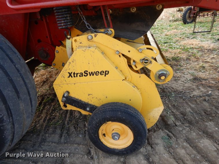 image for item DE2570 2013 New Holland BR7090  Specialty Crop round baler