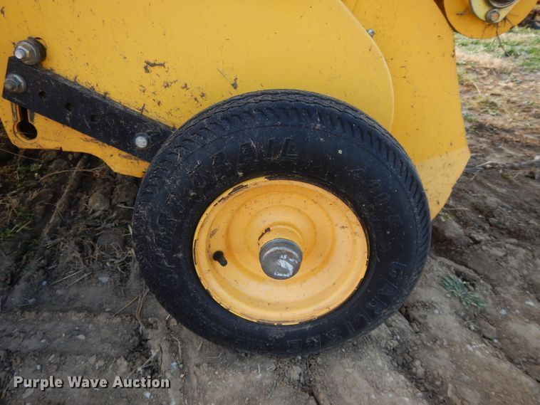 image for item DE2570 2013 New Holland BR7090  Specialty Crop round baler