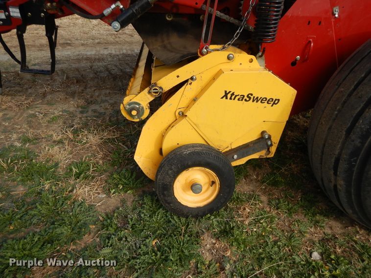 image for item DE2570 2013 New Holland BR7090  Specialty Crop round baler