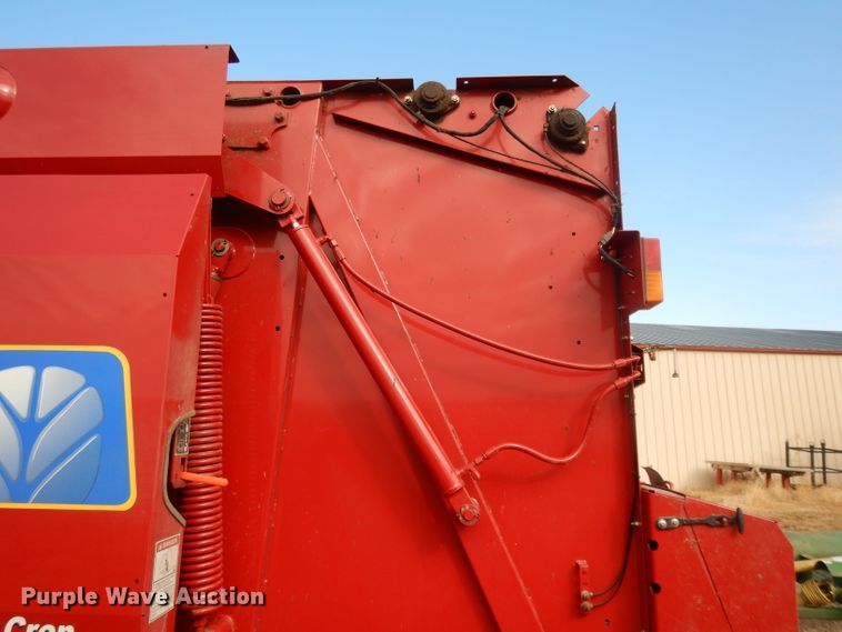 image for item DE2570 2013 New Holland BR7090  Specialty Crop round baler