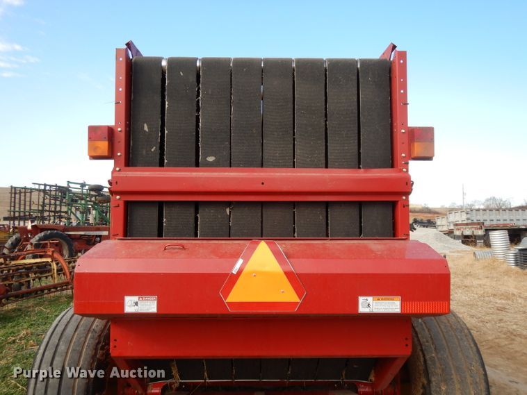 image for item DE2570 2013 New Holland BR7090  Specialty Crop round baler