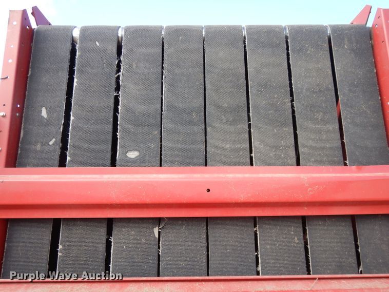 image for item DE2570 2013 New Holland BR7090  Specialty Crop round baler