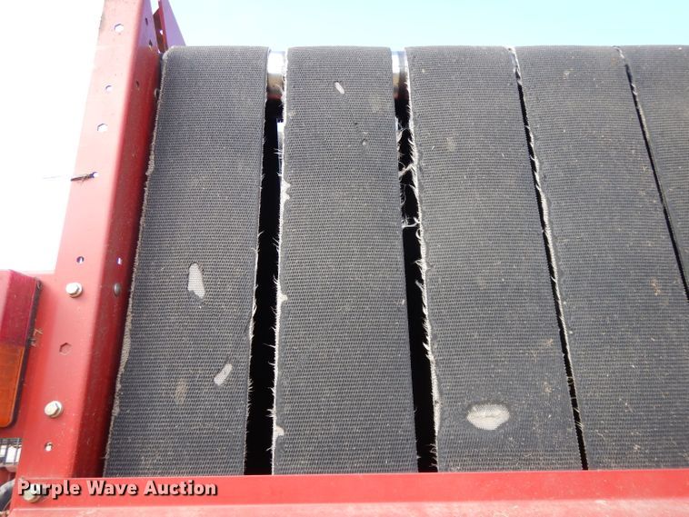 image for item DE2570 2013 New Holland BR7090  Specialty Crop round baler