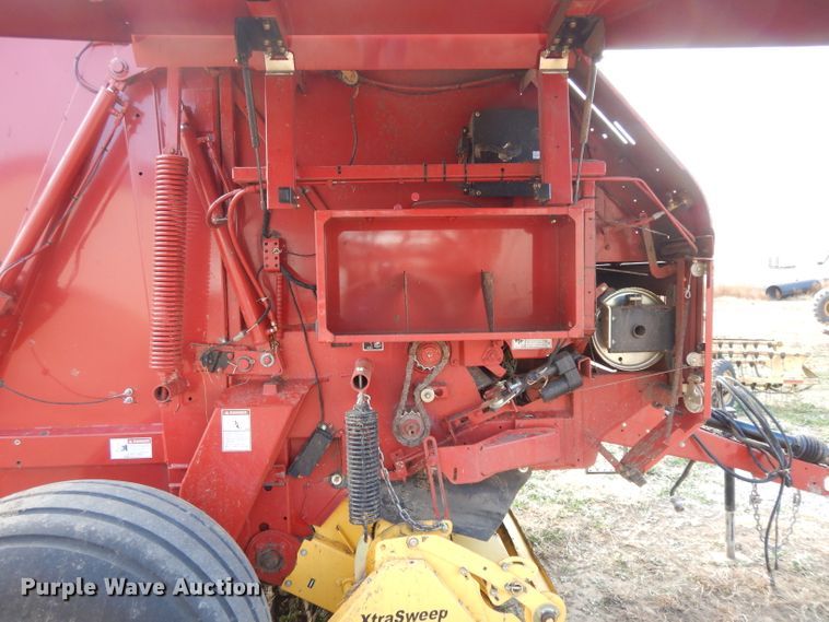 image for item DE2570 2013 New Holland BR7090  Specialty Crop round baler