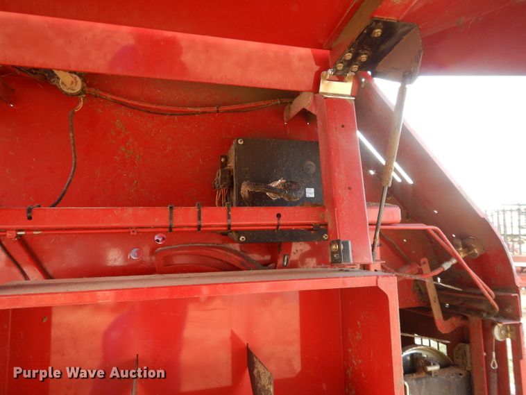 image for item DE2570 2013 New Holland BR7090  Specialty Crop round baler