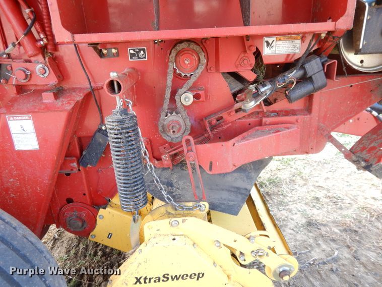 image for item DE2570 2013 New Holland BR7090  Specialty Crop round baler