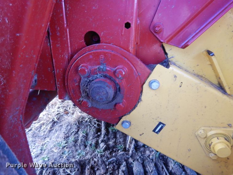 image for item DE2570 2013 New Holland BR7090  Specialty Crop round baler