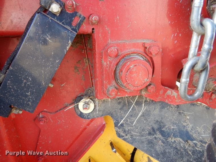 image for item DE2570 2013 New Holland BR7090  Specialty Crop round baler