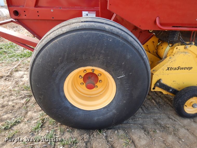 image for item DE2570 2013 New Holland BR7090  Specialty Crop round baler
