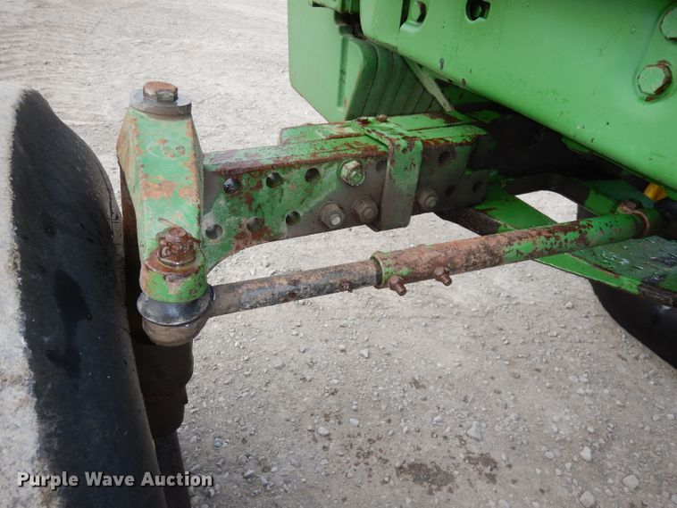 image for item DE2572 1982 John Deere 4440  tractor
