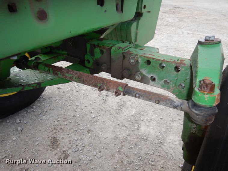 image for item DE2572 1982 John Deere 4440  tractor