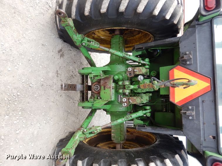 image for item DE2572 1982 John Deere 4440  tractor