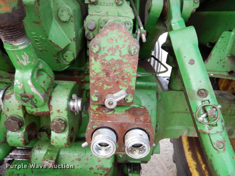 image for item DE2572 1982 John Deere 4440  tractor