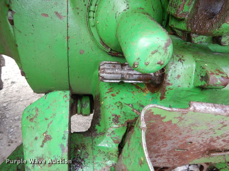 image for item DE2572 1982 John Deere 4440  tractor