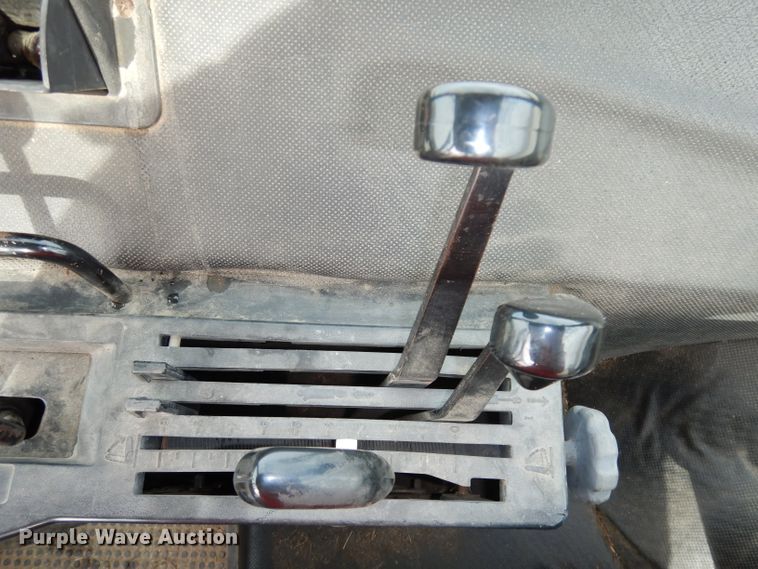 image for item DE2572 1982 John Deere 4440  tractor