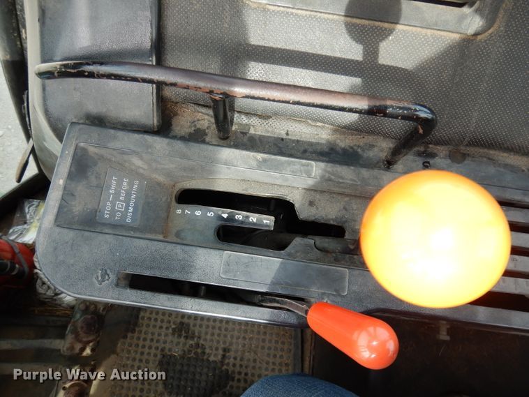 image for item DE2572 1982 John Deere 4440  tractor