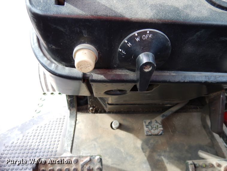 image for item DE2572 1982 John Deere 4440  tractor