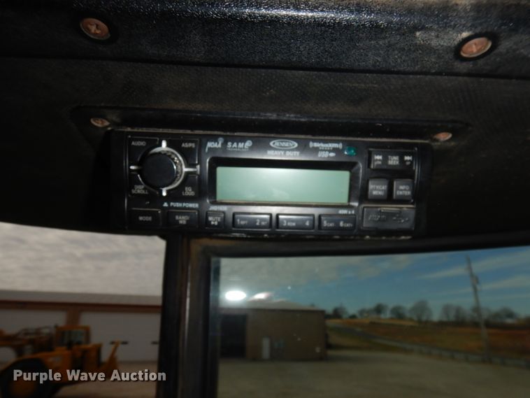 image for item DE2572 1982 John Deere 4440  tractor