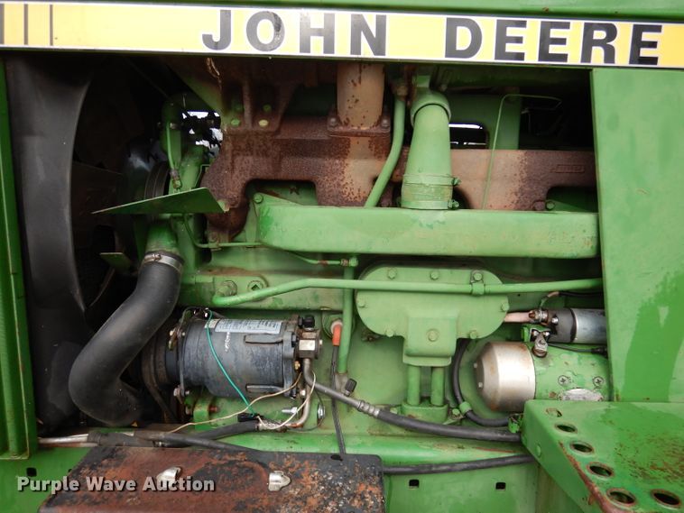 image for item DE2572 1982 John Deere 4440  tractor