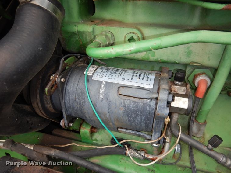 image for item DE2572 1982 John Deere 4440  tractor