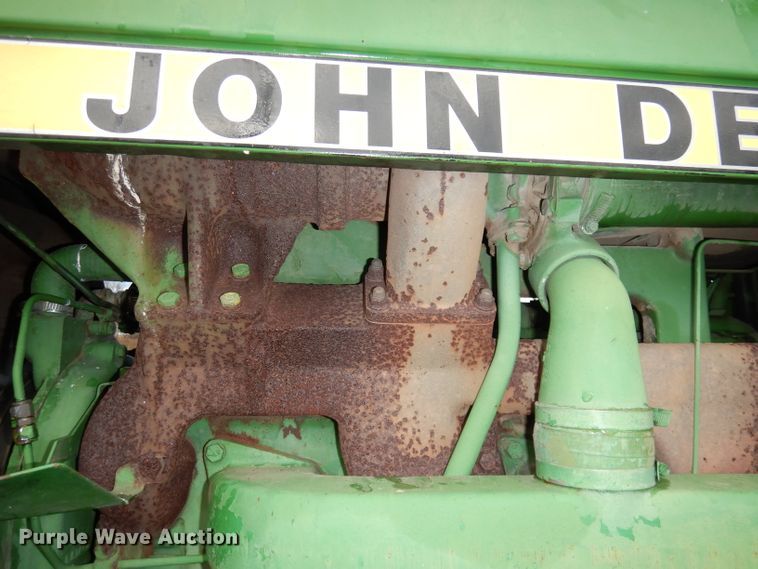 image for item DE2572 1982 John Deere 4440  tractor