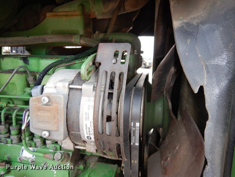 image for item DE2572 1982 John Deere 4440  tractor