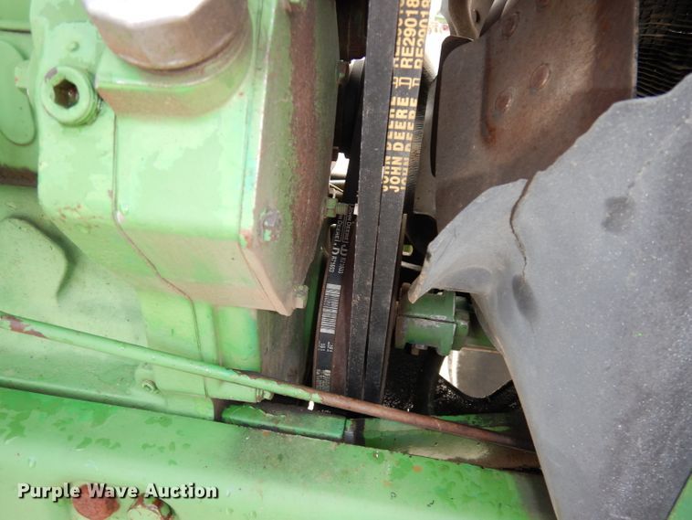 image for item DE2572 1982 John Deere 4440  tractor