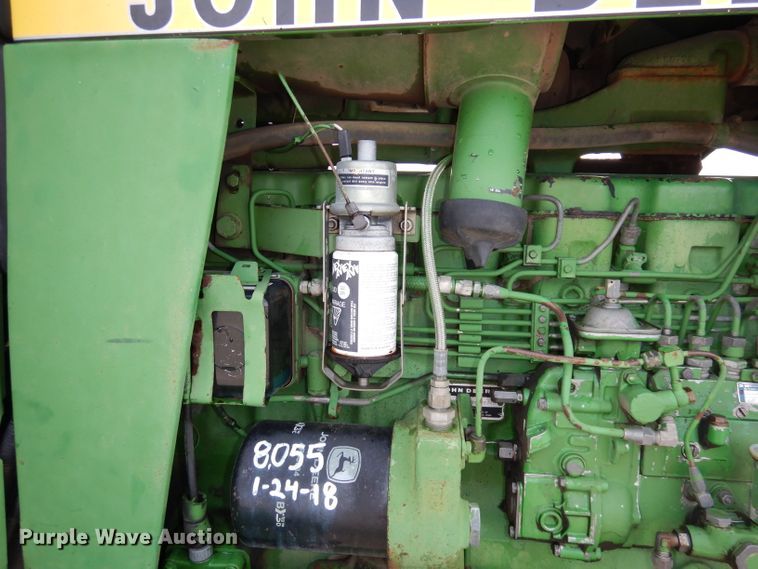 image for item DE2572 1982 John Deere 4440  tractor