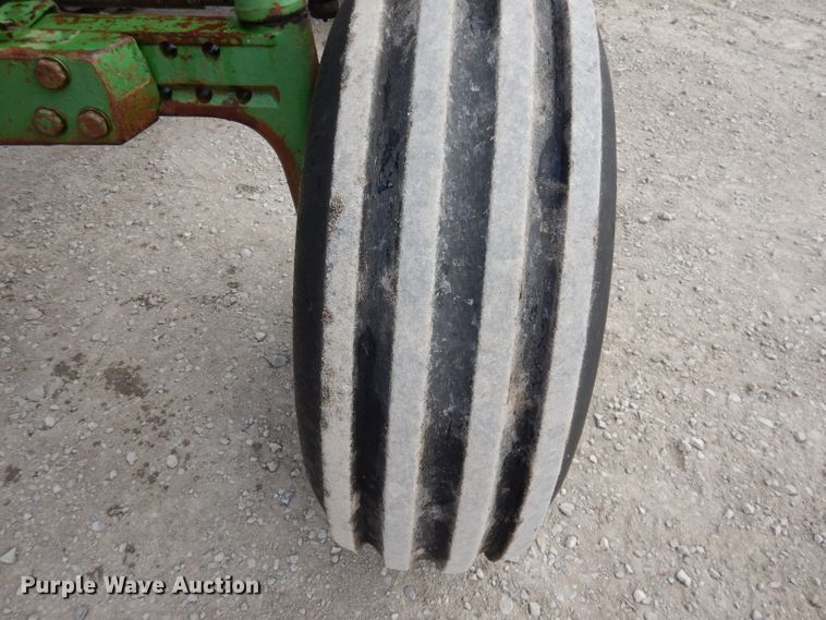 image for item DE2572 1982 John Deere 4440  tractor