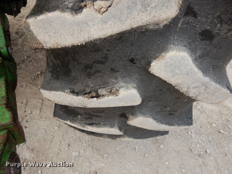 image for item DE2572 1982 John Deere 4440  tractor