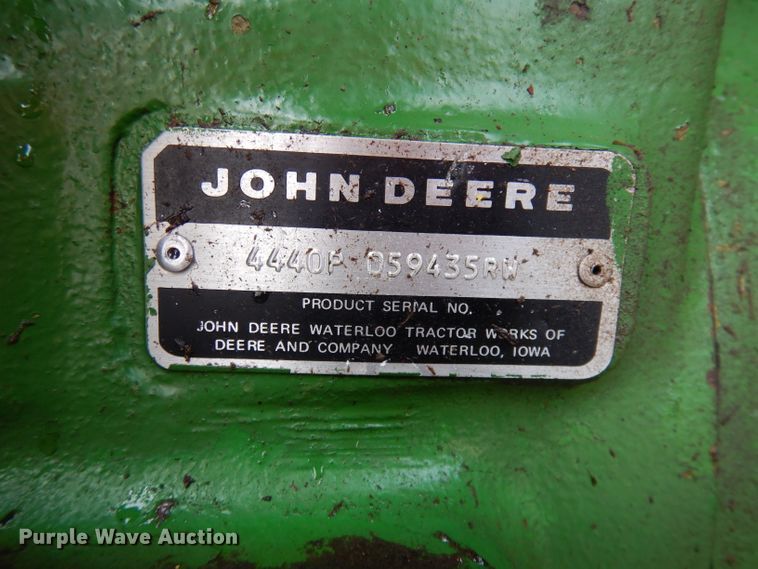 image for item DE2572 1982 John Deere 4440  tractor