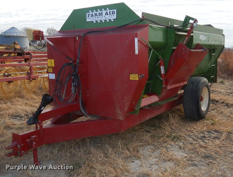 image for item DE2573 2015 Farm Aid 430 feed mixer