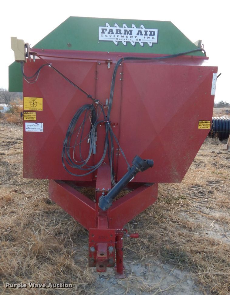 image for item DE2573 2015 Farm Aid 430 feed mixer