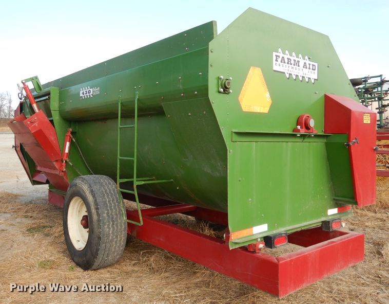 image for item DE2573 2015 Farm Aid 430 feed mixer