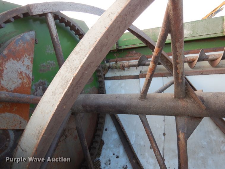 image for item DE2573 2015 Farm Aid 430 feed mixer