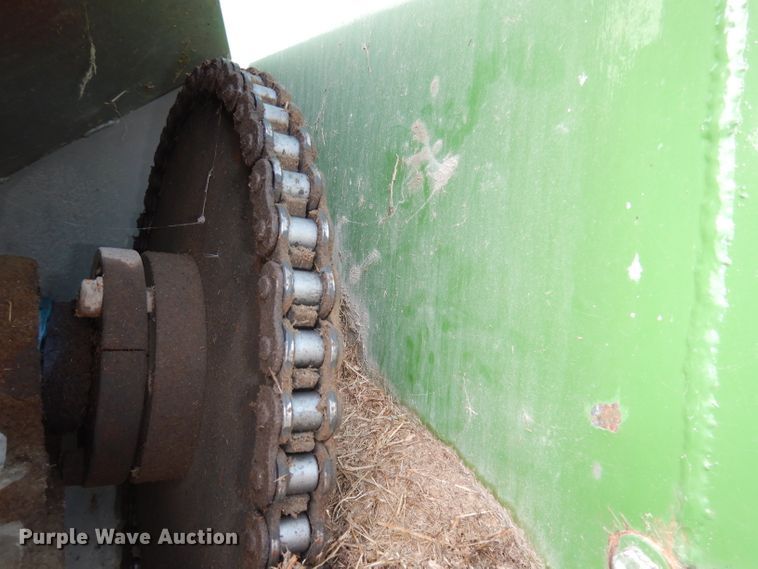image for item DE2573 2015 Farm Aid 430 feed mixer