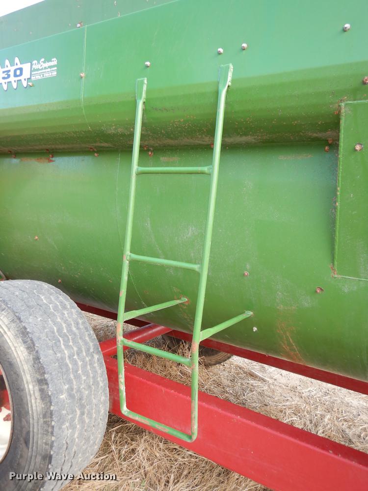 image for item DE2573 2015 Farm Aid 430 feed mixer