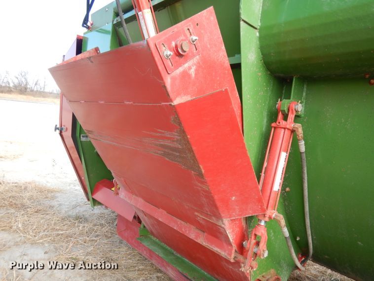 image for item DE2573 2015 Farm Aid 430 feed mixer