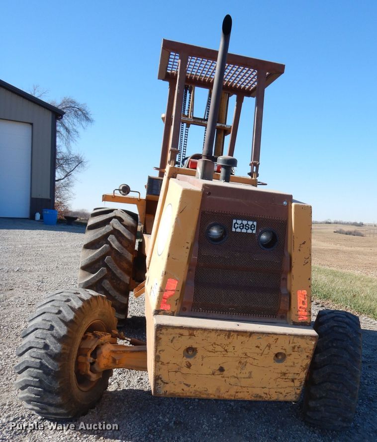 image for item DE2575 1989 Case 585E forklift