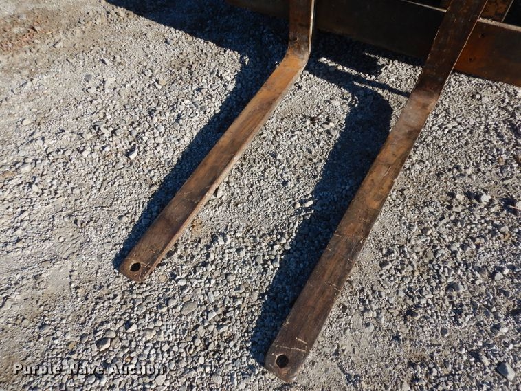 image for item DE2575 1989 Case 585E forklift