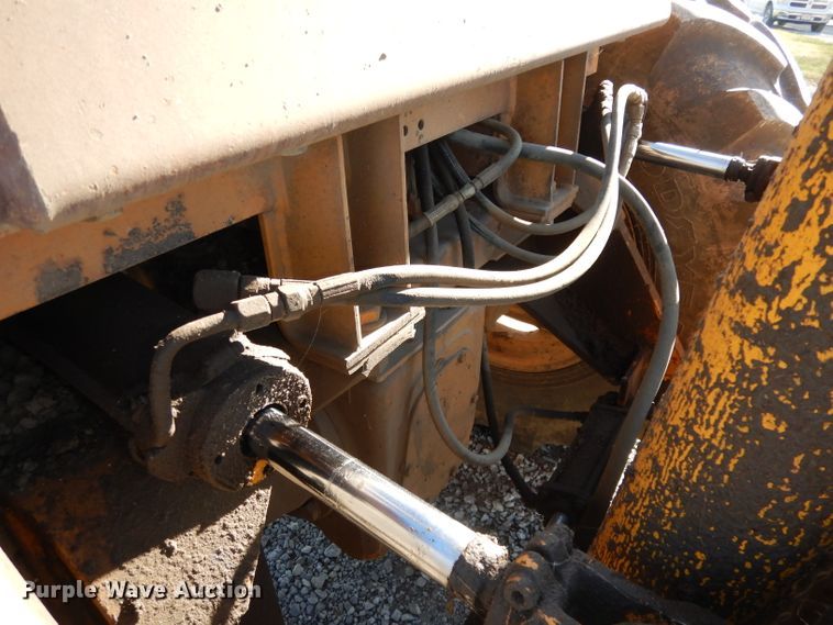 image for item DE2575 1989 Case 585E forklift