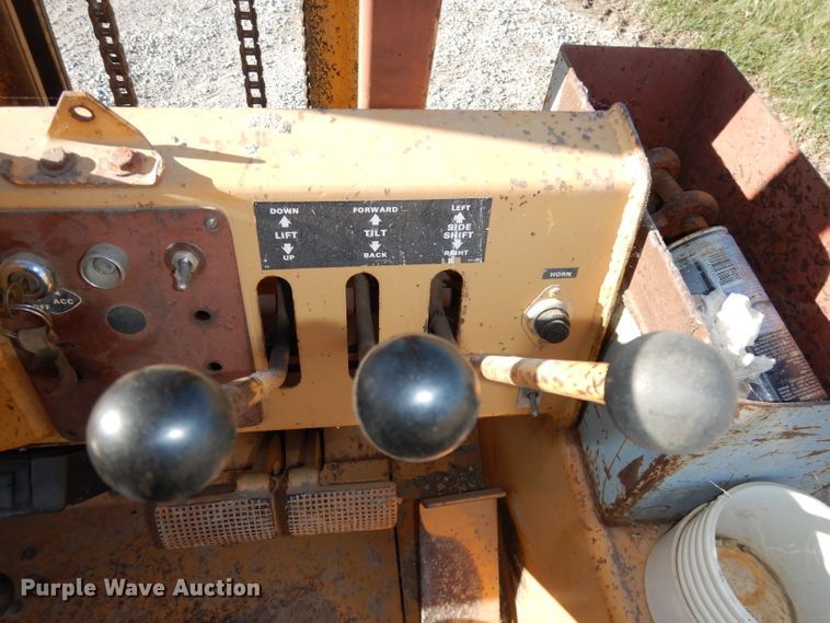 image for item DE2575 1989 Case 585E forklift