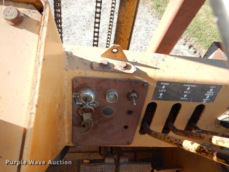 image for item DE2575 1989 Case 585E forklift