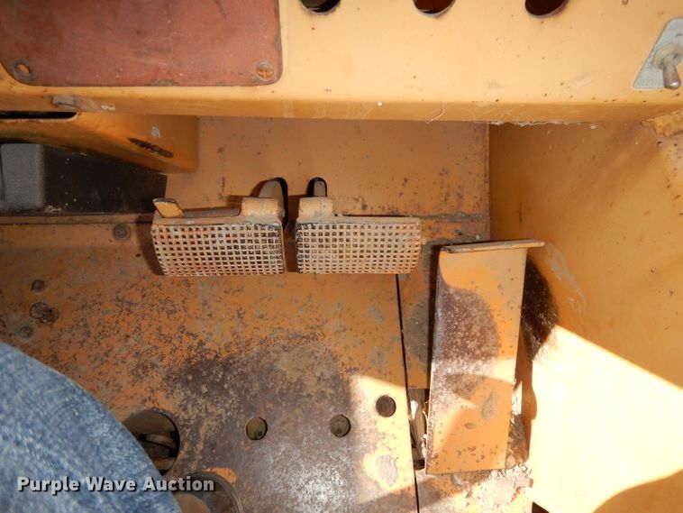 image for item DE2575 1989 Case 585E forklift