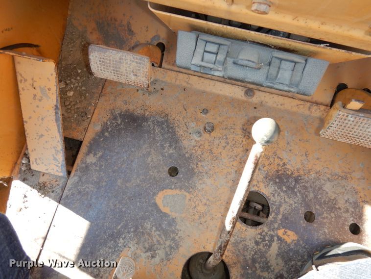 image for item DE2575 1989 Case 585E forklift