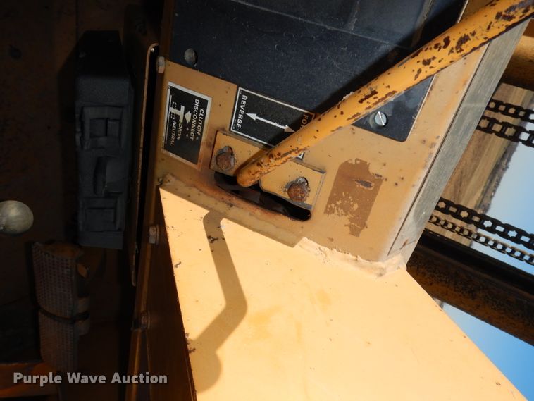 image for item DE2575 1989 Case 585E forklift